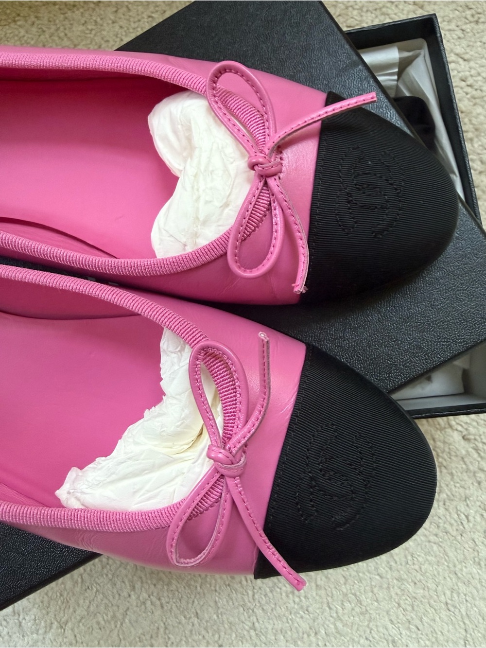 Chanel pink leather flats - Picture 3 of 8